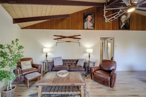 House (4 Bedrooms) | Interior - Hike & Ski! Cabin w/ Hot Tub in Beech Mountain (Banner Elk)
