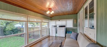 Cozy Grants Pass Home ~ 9 Mi to Rogue River Access