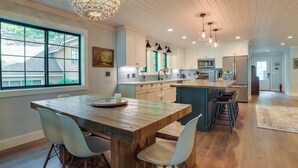 Rumah (6 Bedrooms) | Interior