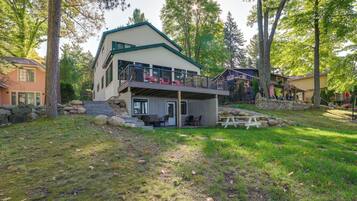 House (6 Bedrooms) | Interior