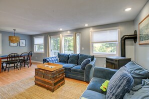 House (4 Bedrooms) | Interior - Gilford Getaway w/ Mountain Views & Fire Pit! (Gilford)