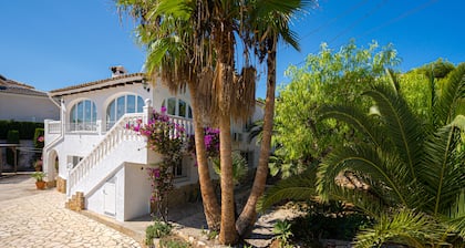 Schöne Villa für 10 pax in der Nähe von Moraira mit Privatem Pool und Meerblick