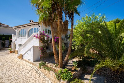 Schöne Villa für 10 pax in der Nähe von Moraira mit Privatem Pool und Meerblick