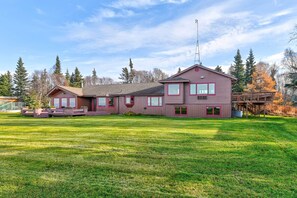 House (5 Bedrooms) | Interior