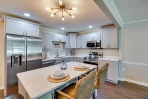 House (3 Bedrooms) | Interior