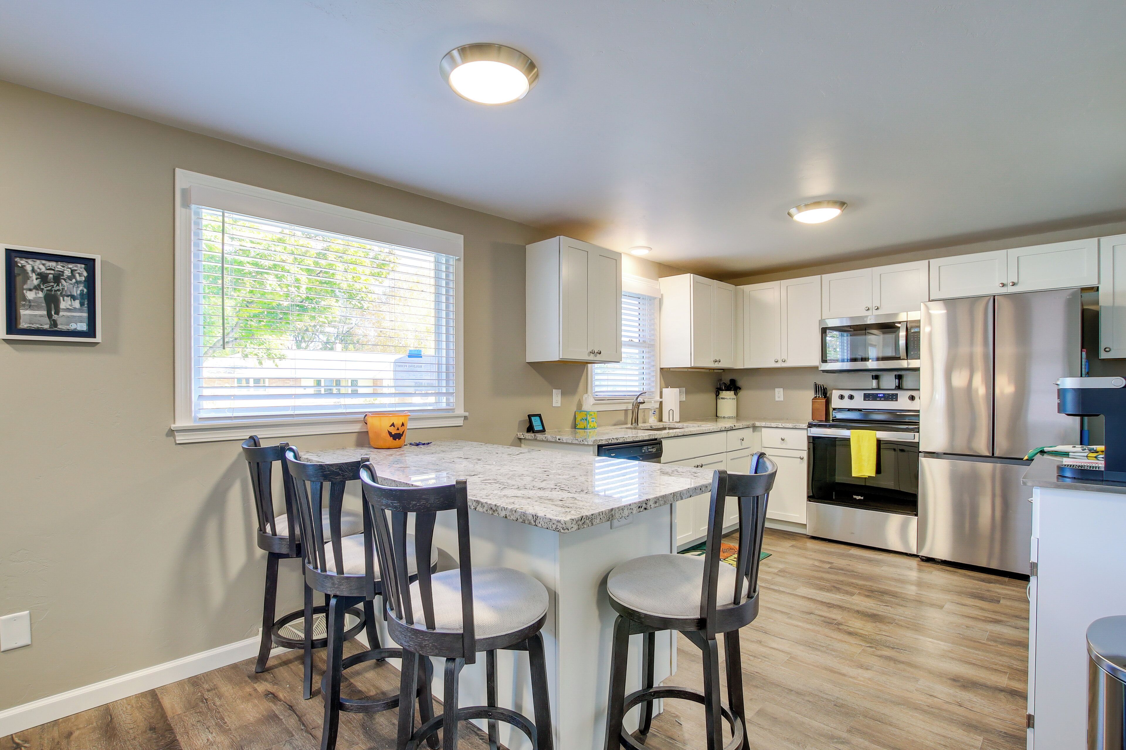 House (6 Bedrooms) | Interior