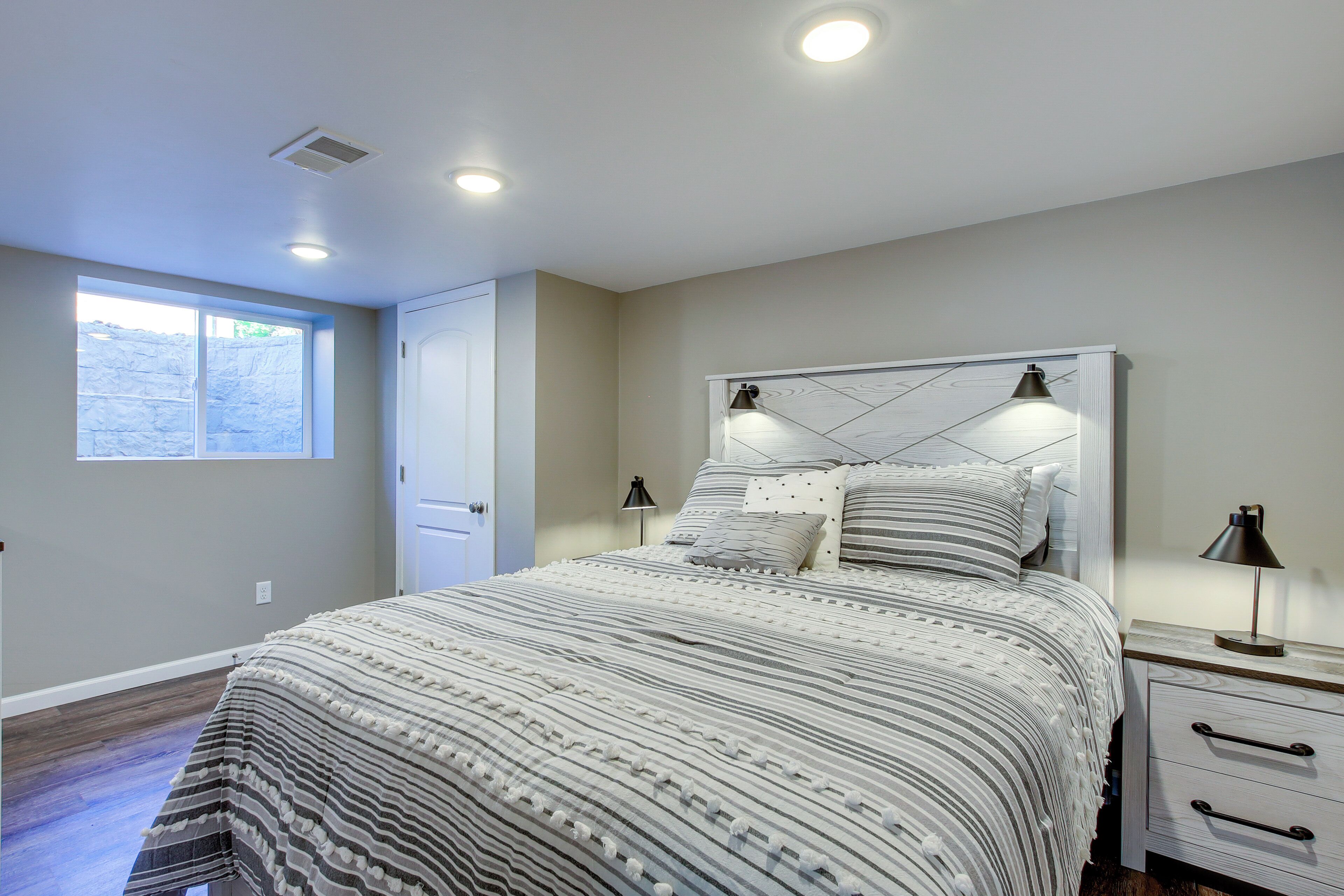 House (6 Bedrooms) | Interior