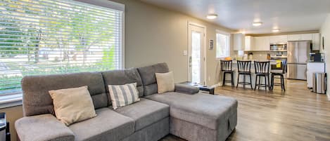 House (6 Bedrooms) | Interior