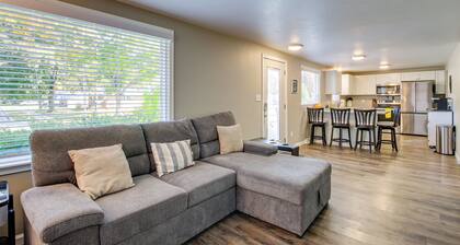 Green Bay Vacation Home: Half Mi to Lambeau Field!