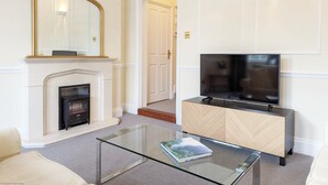 Smart-TV og peis