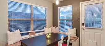 Patio, Pergola & Pool Access: Aubrey Retreat!