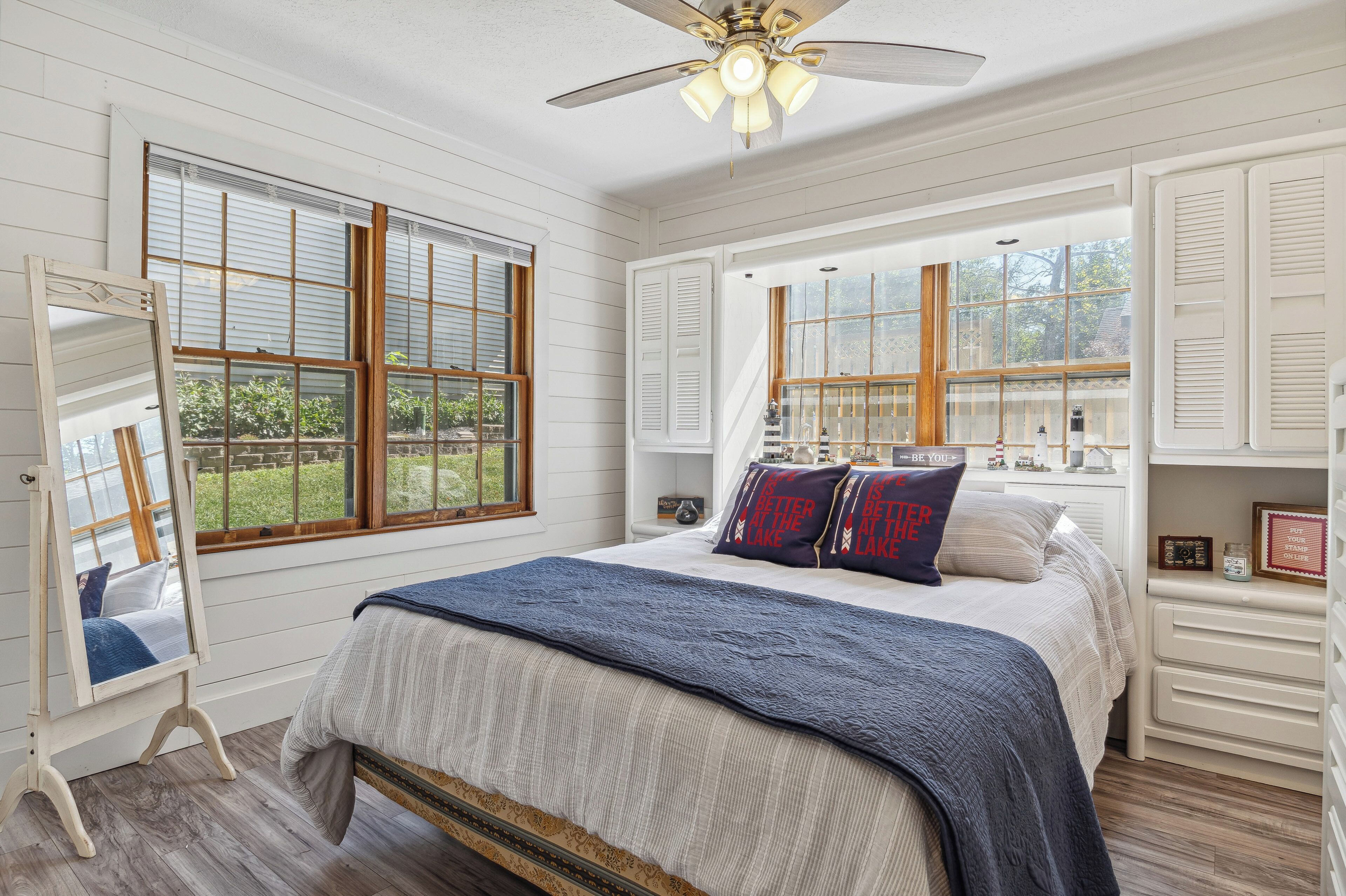 المنشأة من الداخل