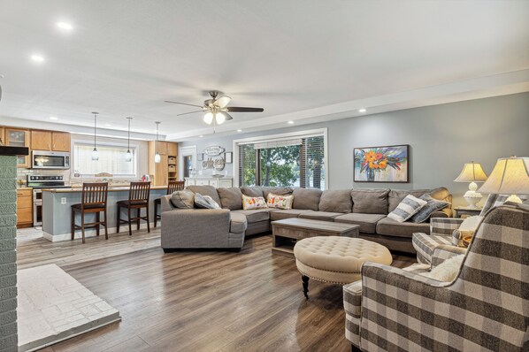 House (3 Bedrooms) | Interior