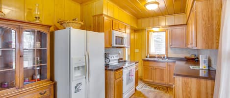 Casa (2 Bedrooms) | Cozinha privada | Micro-ondas, fogão, cooktop, lava-louças