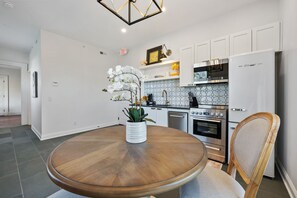 Fridge, microwave, oven, stovetop - Stylish Boutique Style Condo (Sandusky)