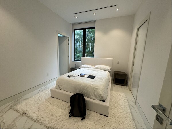6 bedrooms, WiFi, bed sheets