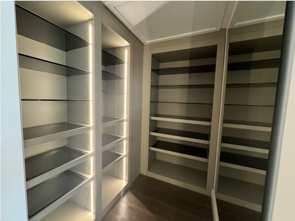 Interior - Miami Design District Home - Close To Multiple Restaurants & Attractions (Miami)