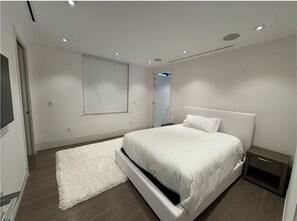 6 camere, Wi-Fi, lenzuola