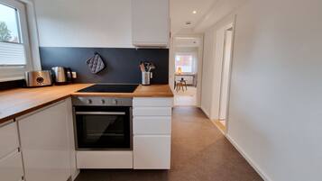 Kühlschrank, Ofen, Herdplatte, Geschirrspüler