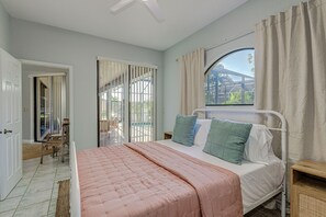 4 bedrooms, iron/ironing board, free WiFi, bed sheets - 4 Bedroom House with Heated Pool in Apollo Beach (Apollo Beach)