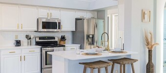 4 Bedroom House with Heated Pool in Apollo Beach