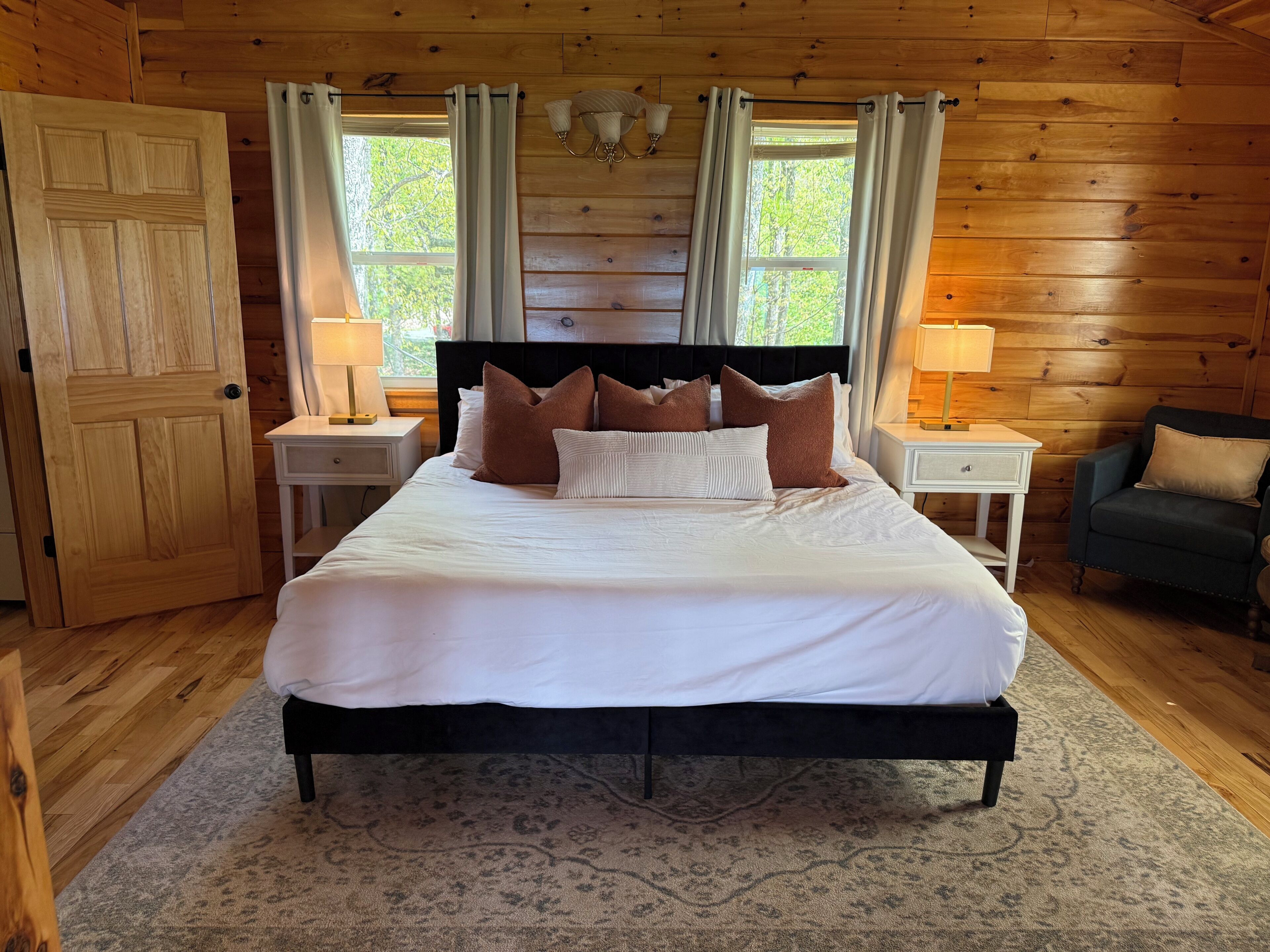 4 bedrooms, iron/ironing board, free WiFi, bed sheets