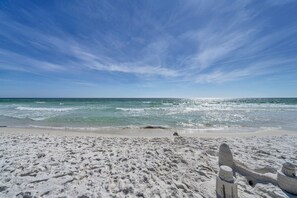 On the beach - Waterscape A622 - Gulf View,  Lazy River and Waterfall & Free Beach Svc (Fort Walton Beach)