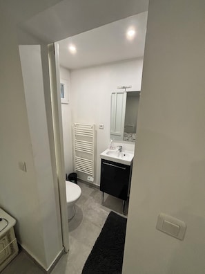 Towels, soap, toilet paper