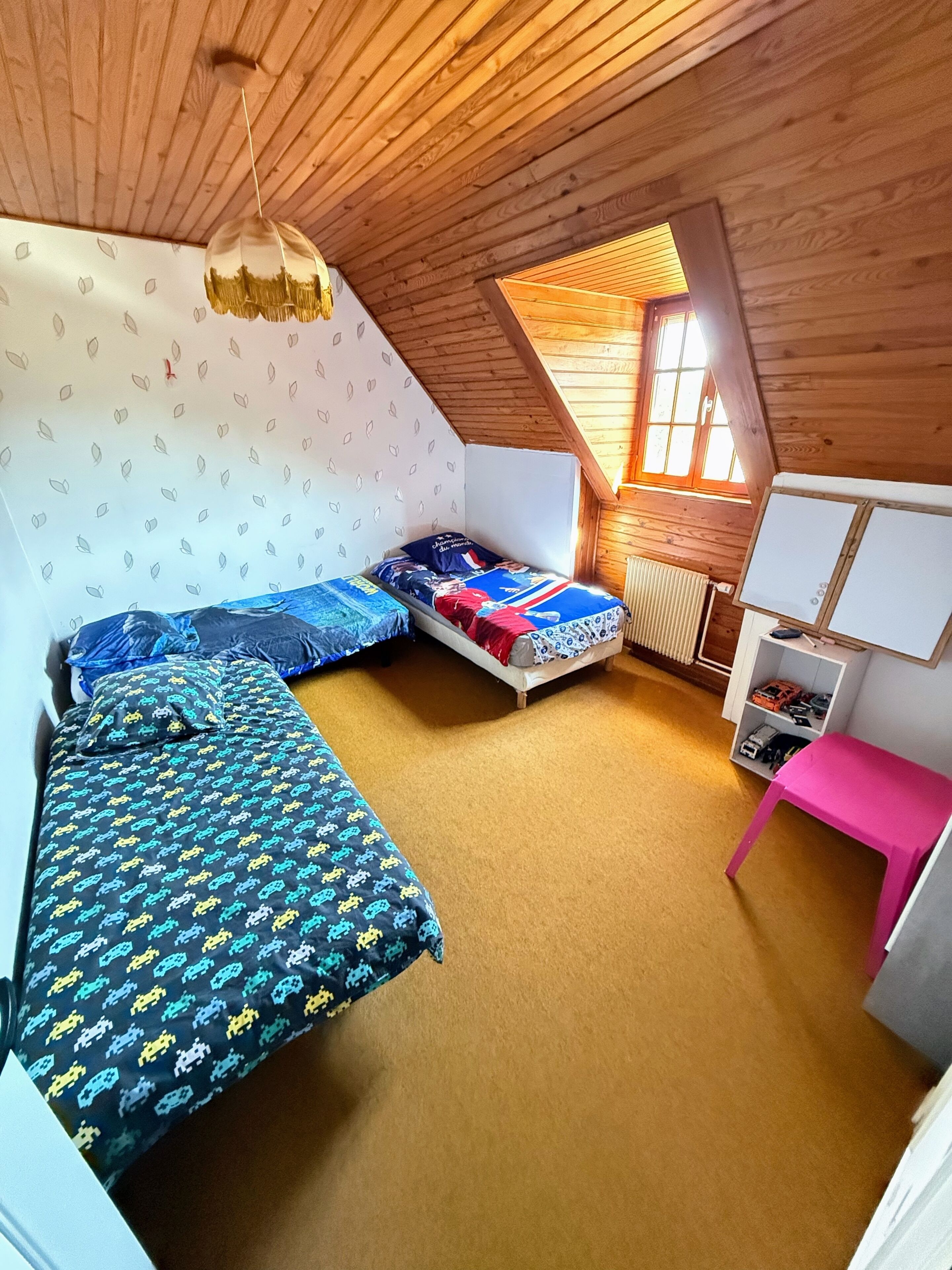 3 chambres, fer et planche à repasser, Wi-Fi gratuit, draps fournis