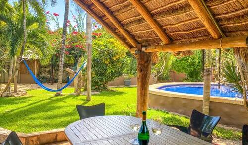 Cute, comfortable casita townhouse, Yal Ku Lagoon close by!