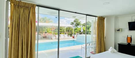 Deluxe Room | 1 bedroom, free WiFi, bed sheets