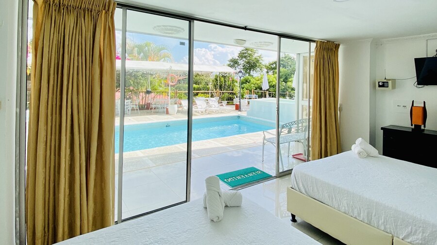 Hotel West California