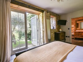 4 dormitorios, decoración individual, mobiliario individual