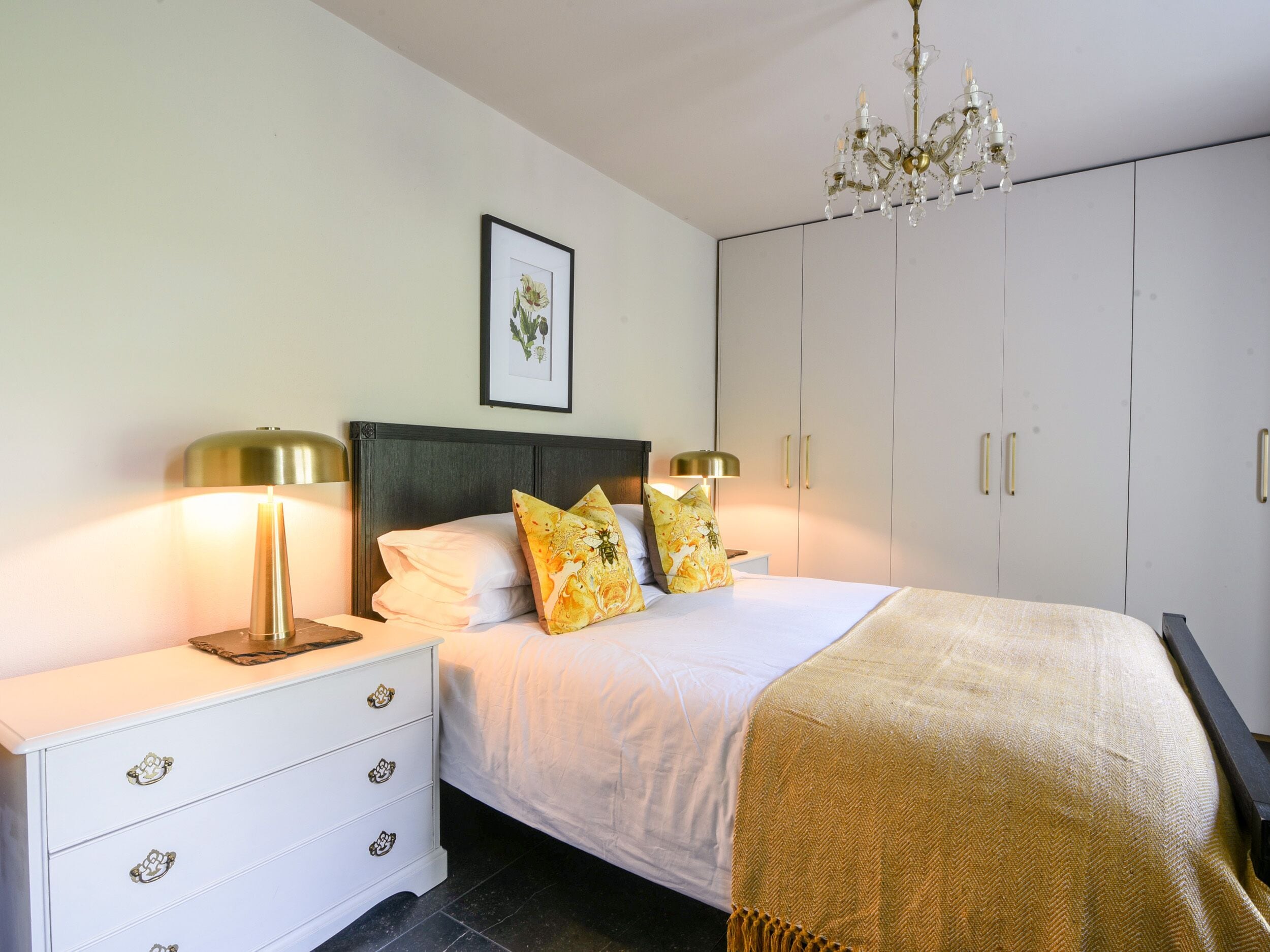 4 bedrooms, individually decorated, individually furnished, free WiFi