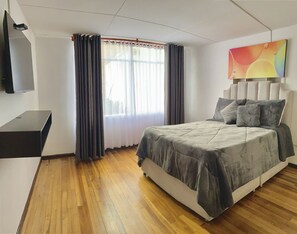 4 bedrooms, WiFi, bed sheets - Hermosacasacorferiasagoraaeropuertoembajadausag12quintaparedes (Bogotá)
