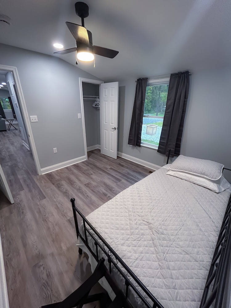 Harpers Ferry Mountain Creekside Getaway 3 Bedrooms 6 Beds