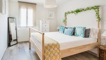 3 bedrooms, iron/ironing board, travel crib, free WiFi