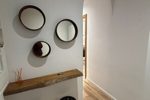 Interior - Bright 2 bedroom apartment located in the most attractive area of Barcelona. It is located in the heart of Poble Sec, the coolest neighborhood with the best tapas restaurants in Barcelona.  Just 4 minutes from the subway and 10 minutes from Las Rambl (Barcelona)