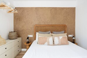 2 chambres, fer et planche à repasser, lit parapluie, Wi-Fi gratuit
