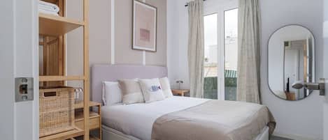 2 bedrooms, iron/ironing board, travel cot, free WiFi