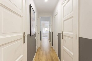 Interior - This bright designed apartment is the perfect base to discover Barcelona and experience all his charms while staying in a central location. <br>Just 20 mins walking from Sagrada Familia. (Barcelona)