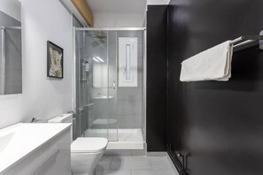 Hårtørrer, håndklæder, Shampoo