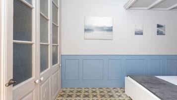 2 soverom, strykejern/-brett, reiseseng for barn og wi-fi (inkludert)