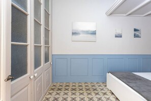 2 soverom, strykejern/-brett, reiseseng for barn og wi-fi (inkludert)