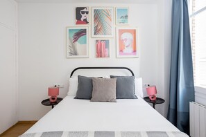 2 slaapkamers, een strijkplank/strijkijzer, reisbedje, gratis wifi