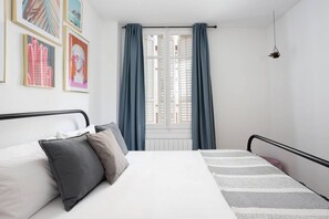 1 dormitorio, tabla de planchar con plancha, wifi gratis y ropa de cama