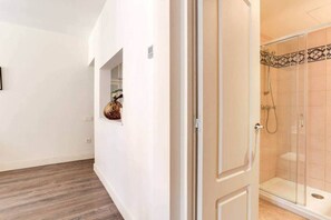 Hair dryer, towels, shampoo