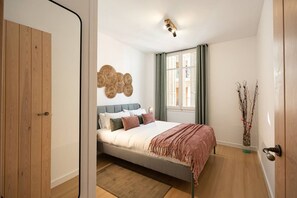 2 bedrooms, iron/ironing board, free WiFi, bed sheets - Charming 2 bedroom in Trendy Gracia (Barcelona)