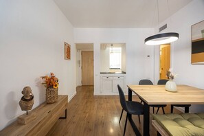 Dining - Charming 2 bedroom in Trendy Gracia (Barcelona)