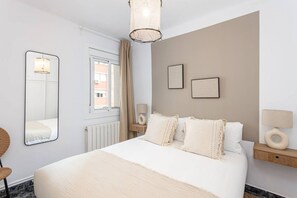 3 bedrooms, iron/ironing board, travel cot, free WiFi